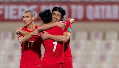 世界杯官方直播平台-国足头球轰炸收奇效 结束0进球+首胜绝杀还靠这招