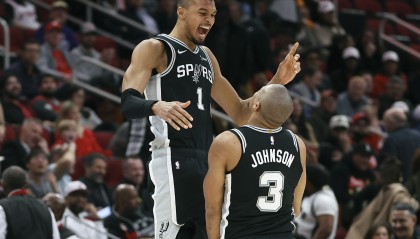 世界杯客户端更新-文班亚马：奥利尼克在进攻端极具眼光 他的建议值得我信赖